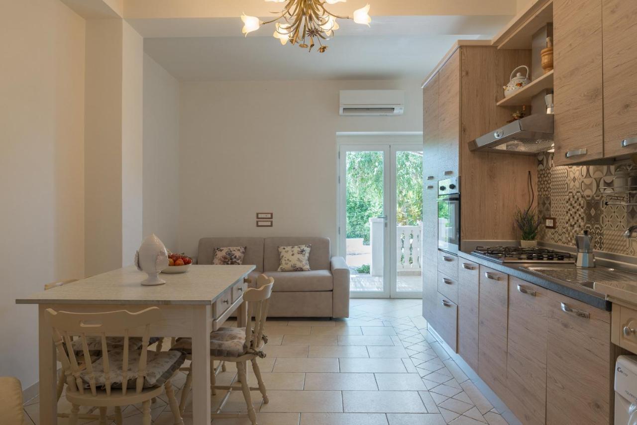 Appartamento Ortensia In Villa Mariella Ostuni Exterior foto